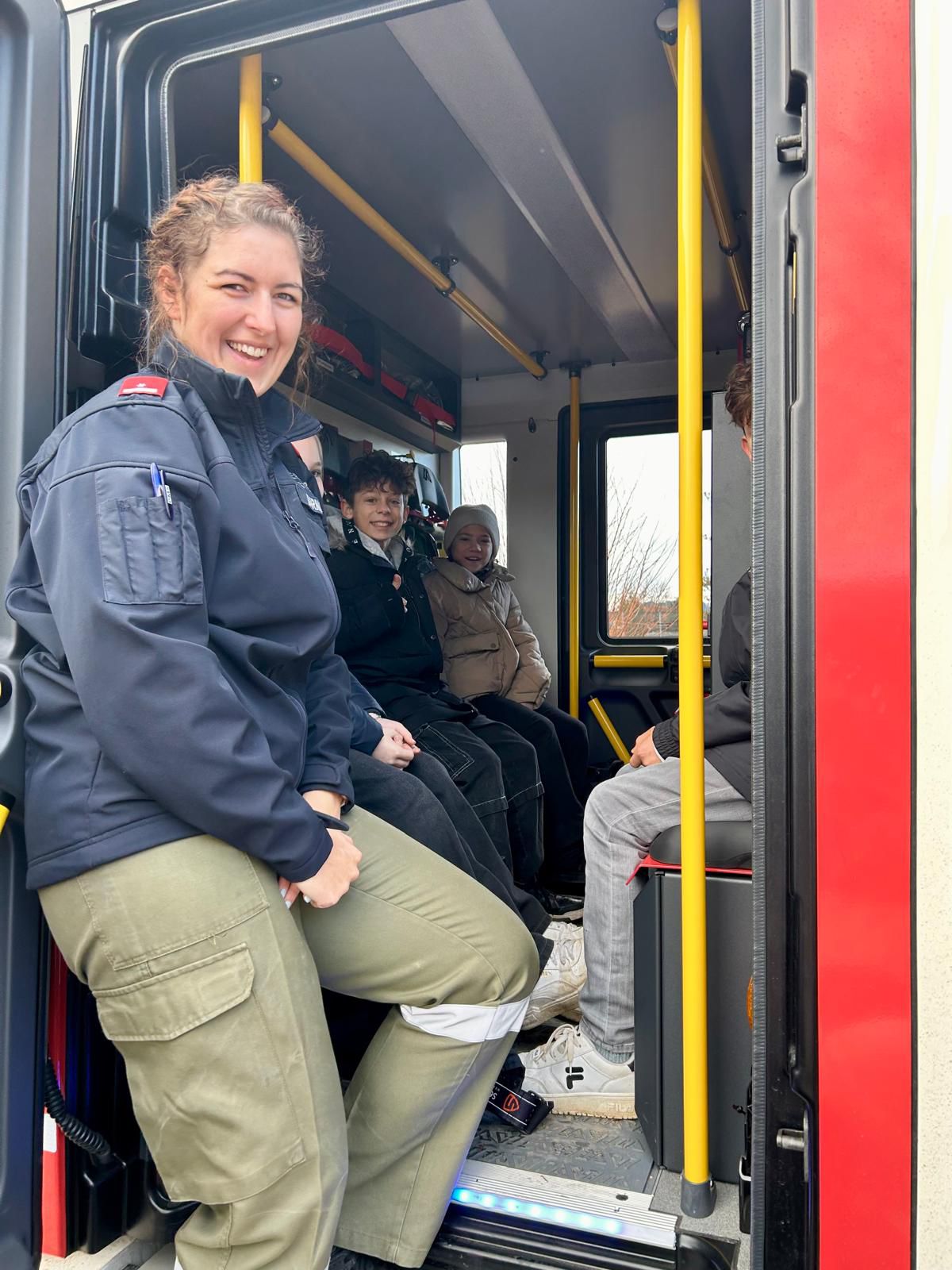 Besuch der Feuerwehr St. Stefan in der Mittelschule St. Stefan